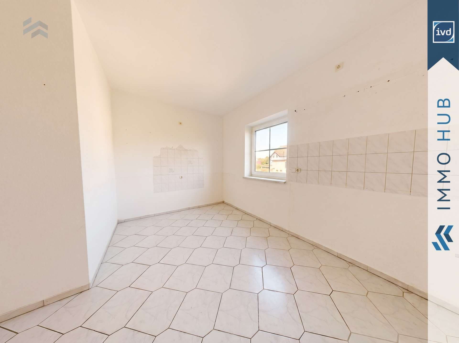 Großzügiges Zweifamilienhaus mit Einliegerwohnung, Pool und unverbaubarem Naturblick – Bild 6
