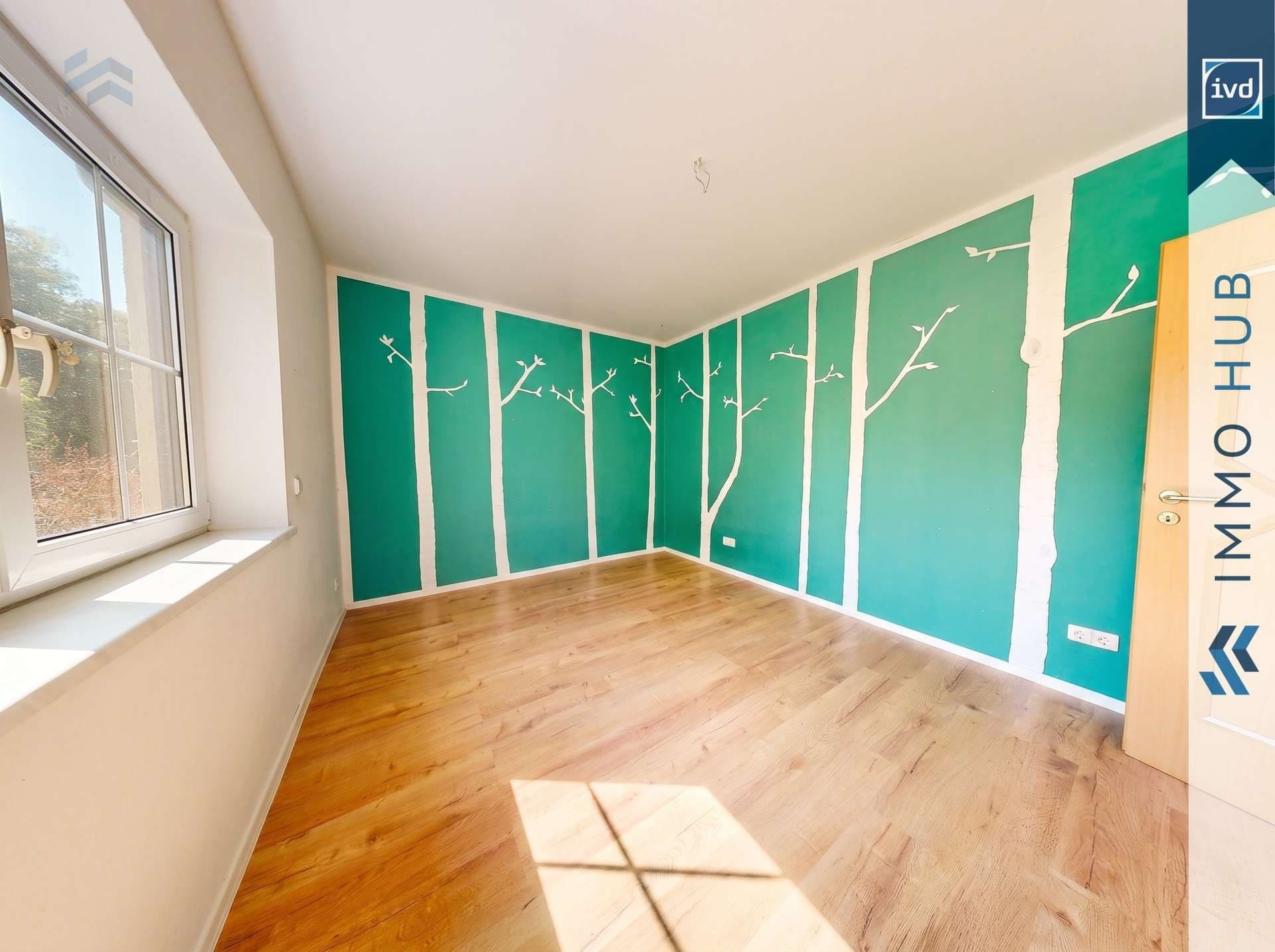 Großzügiges Zweifamilienhaus mit Einliegerwohnung, Pool und unverbaubarem Naturblick – Bild 7