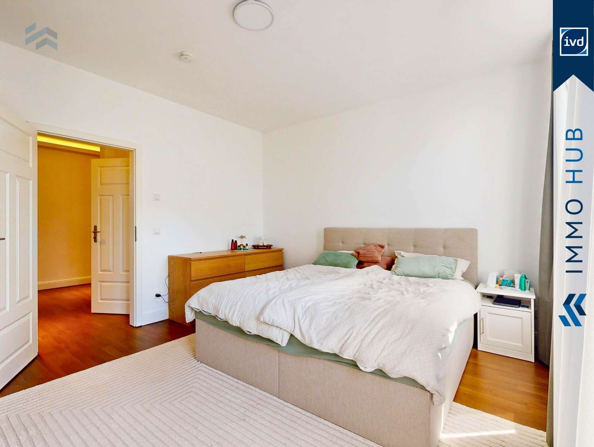 Schlafzimmer (2)