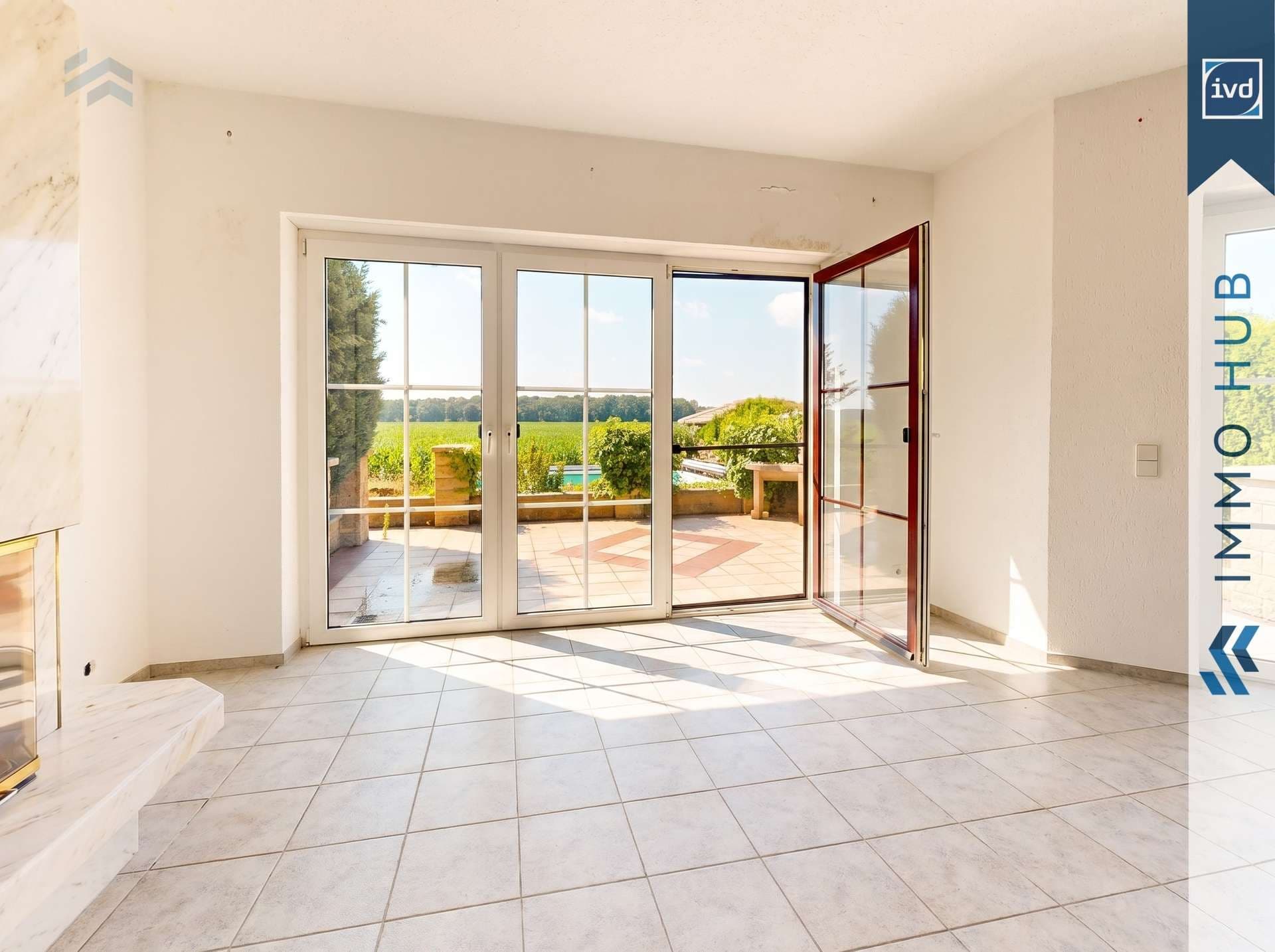 Großzügiges Zweifamilienhaus mit Einliegerwohnung, Pool und unverbaubarem Naturblick – Bild 9